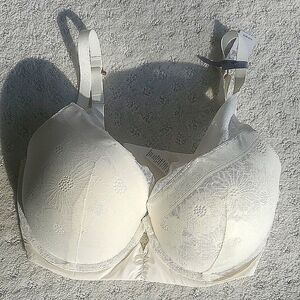 aerie White Bra with Adjustable Straps and Molded Cups